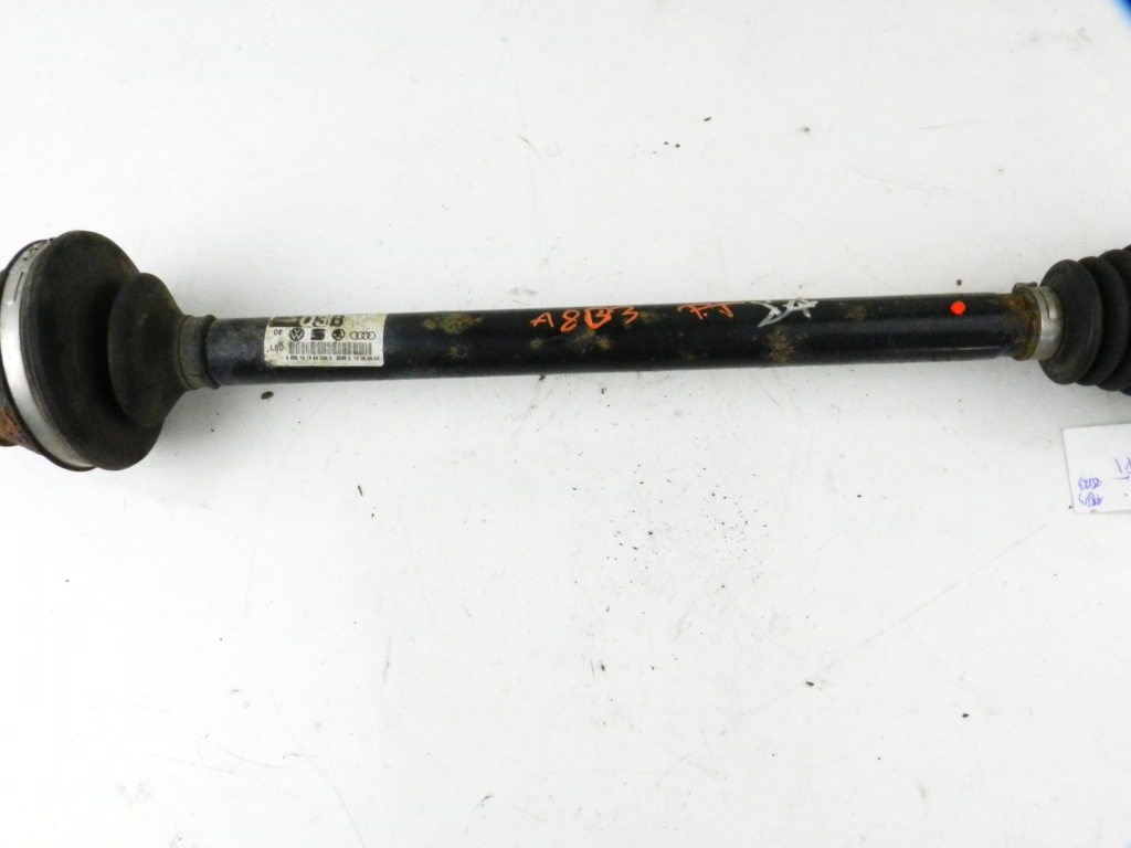 Привідний вал правий задній a8d3 в Україні