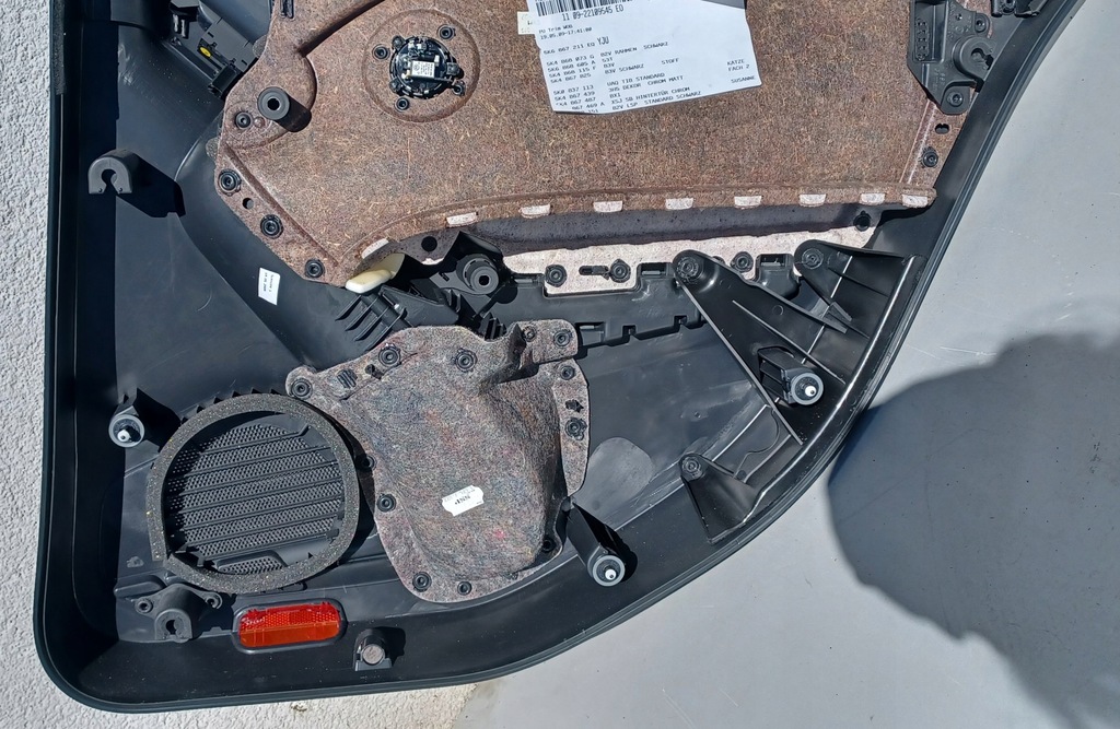 фото №10, Обшивка двері volkswagen оригінальний номер 5k6867211eq