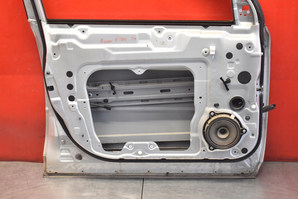 фото №15, Дверь левая перед передние серебристый nissan x-trail 2 ii t31 07-13