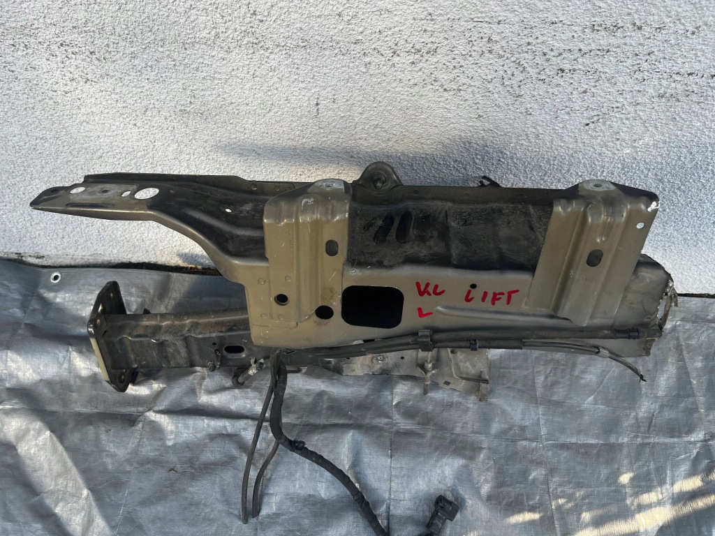 Купити Jeep cherokee kl рестайлінг  чверть ліва передня підкрилок 2018-