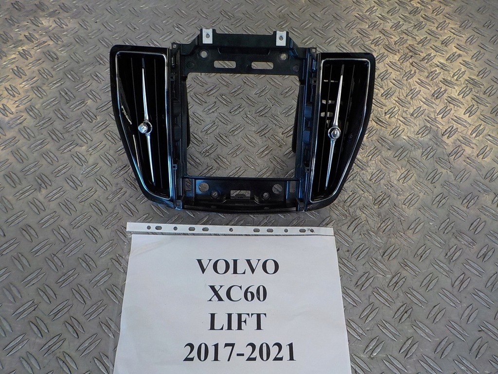 фото №1, Volvo xc60 ii 17-21 рамка радіо впуск повітря