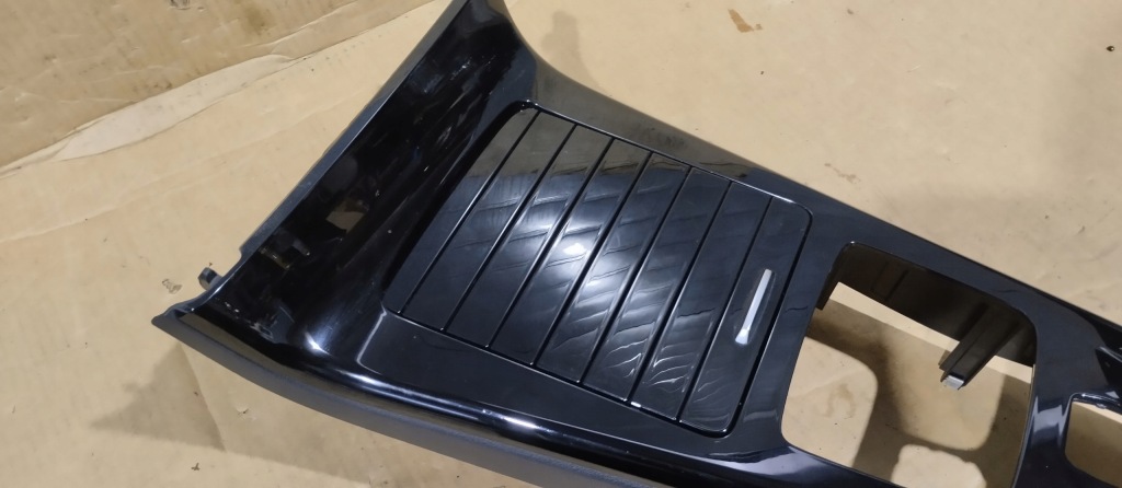 Декоративна тунель шторка бардачок mercedes cla w118 w177 a1776801201 Недорого