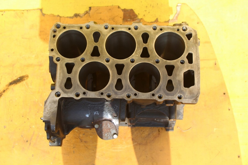 фото №5, Блок двигателя toledo ii golf iv 2.3 b aqn