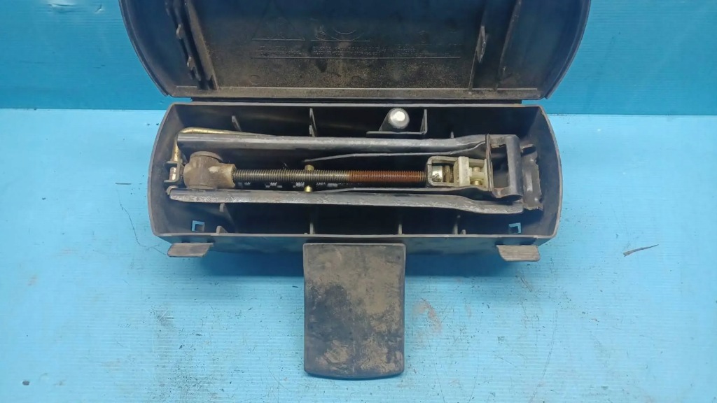 фото №1, Peugeot 306 домкрат подъемник колеса