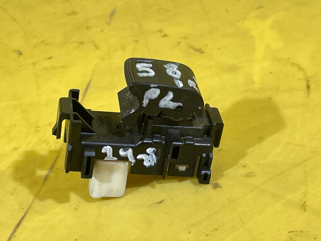 фото №1, Toyota rav4 iii - кнопка стекло левый перед