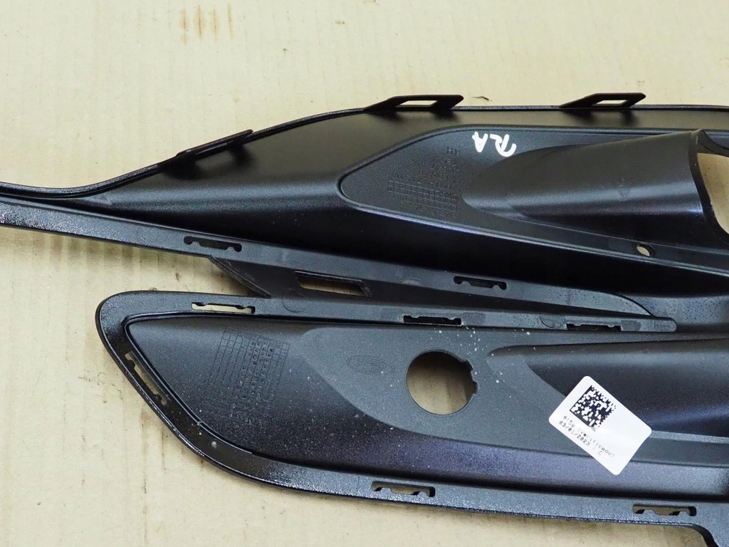 Ford kuga mk3 st line 2019- 19- решітка рамка права Оригінал