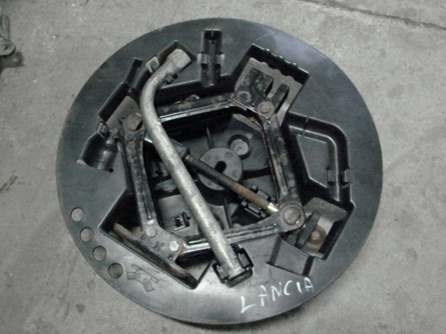 фото №1, Домкрат lancia musa 1.9 jtd 46761190