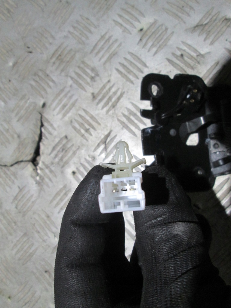 фото №3, Замок крышки багажника alfa romeo 156