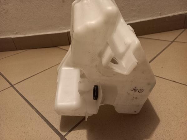 фото №8, Бак омывателя toyota rav4 rav-4