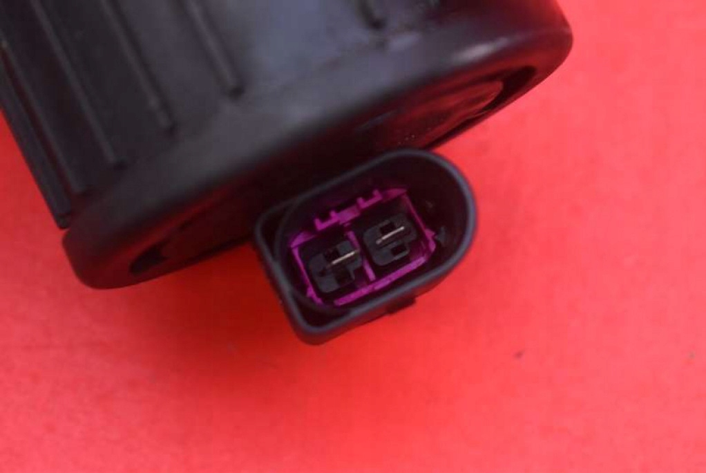 фото №8, Помпа повітря вторинного 3w0131083b bentley continental 1 i gt 6.0 w12