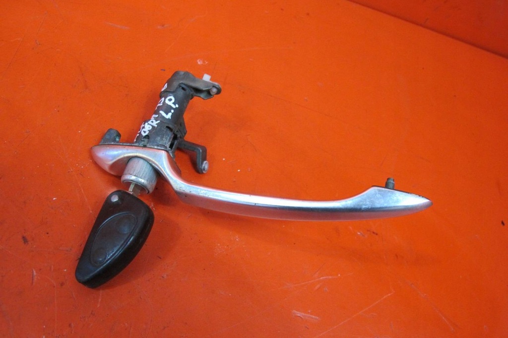 фото №2, Alfa romeo 156 ручка зовнішня двері ліва перед ключ pilot kpl