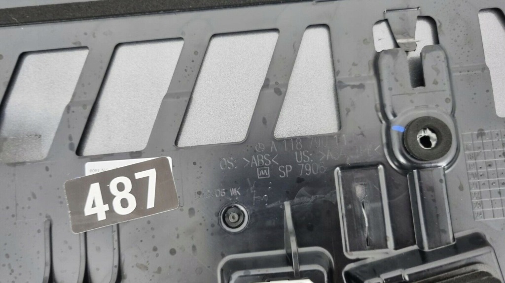 Mercedes cla 118 a118 2019- спойлер кришка багажника задній спойлер a1187901100 Оригінал