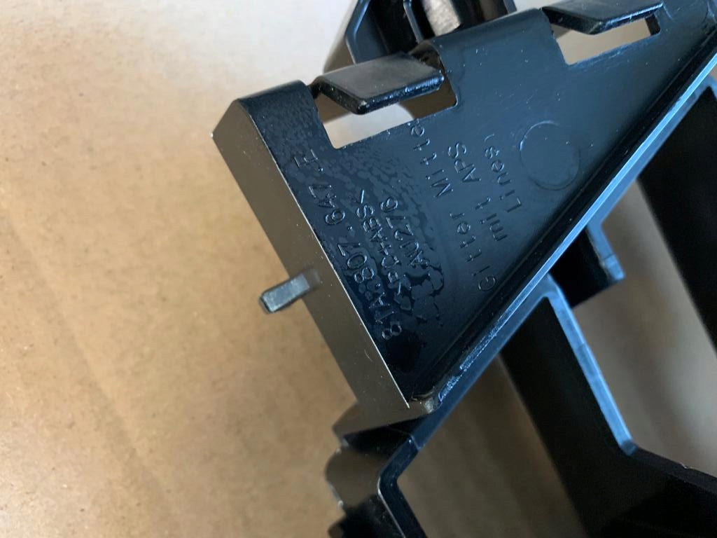 Audi q2 81a 16- бампер решётка средняя перед с Разборки