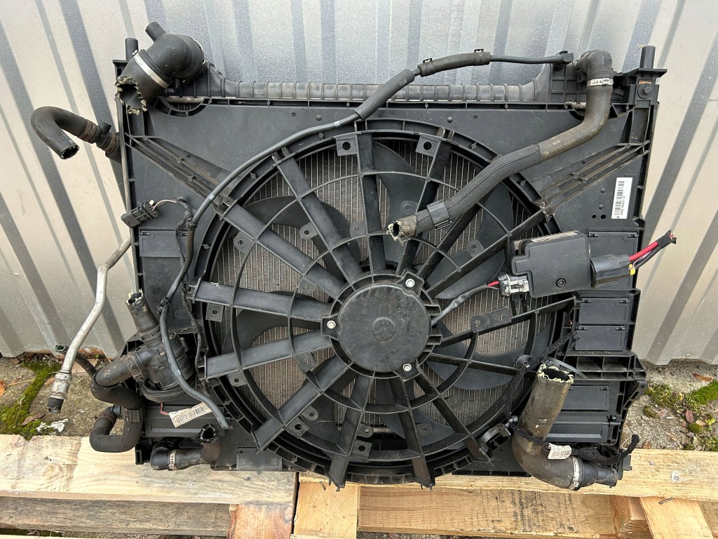 фото №6, Kompletny бампер r-sport jaguar f-pace x761 4pdc