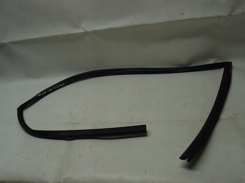 фото №1, Прокладка дверь правый перед kia stonic 2017r