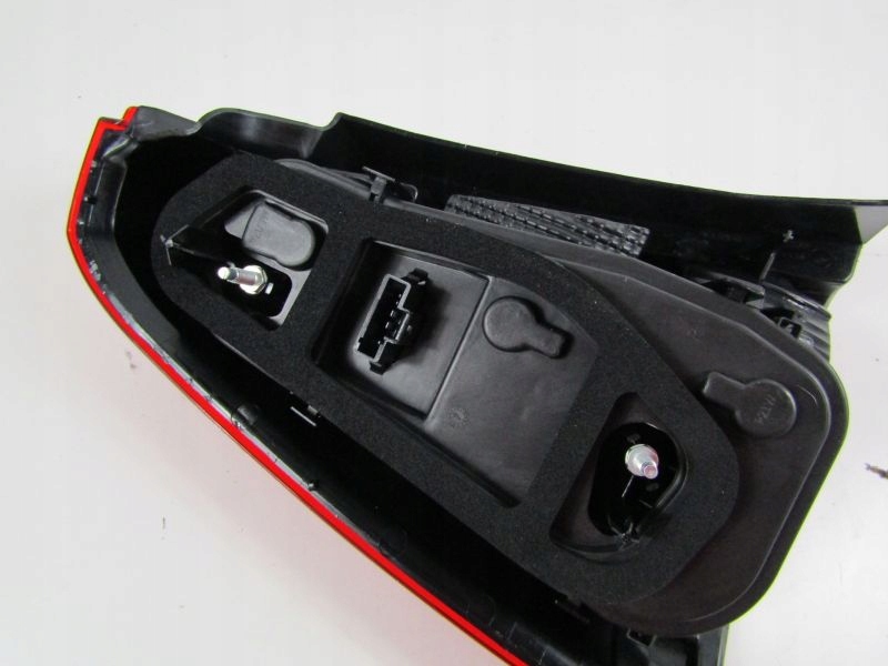 фото №2, Logan i лампа задняя правая 8200744759