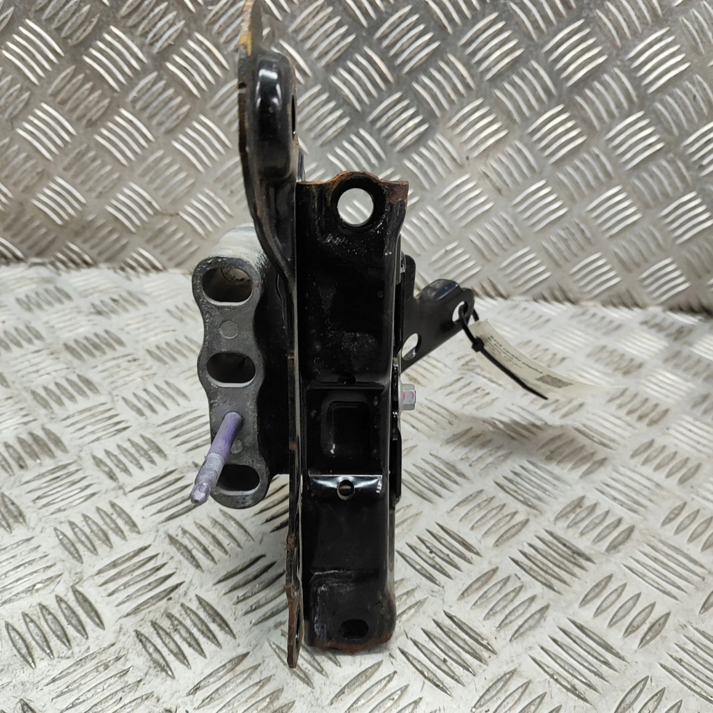 Lexus ux 2019 левая сторона кронштейн / кронштейн двигателя с Разборки