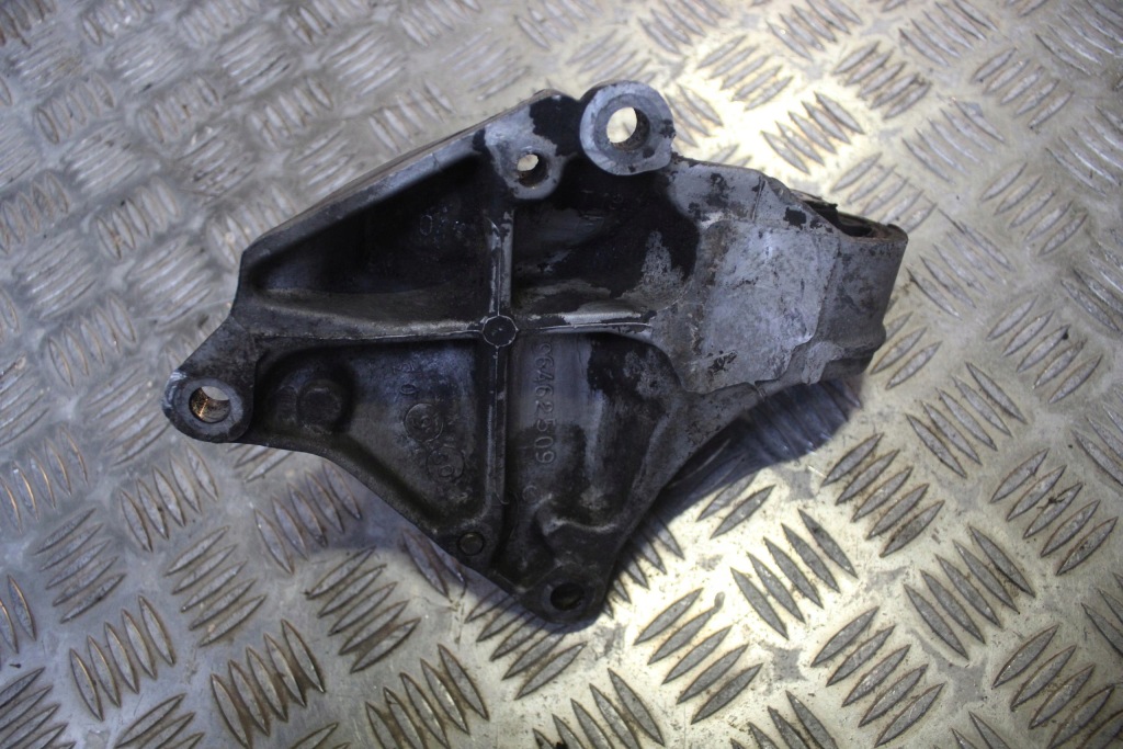 Кронштейн підпора піввісь peugeot 307 96462509 в Україні