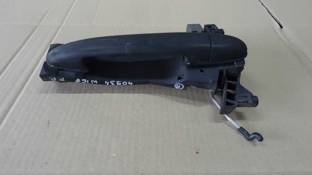 Купити Mercedes w168 ручка зовнішня правий перед