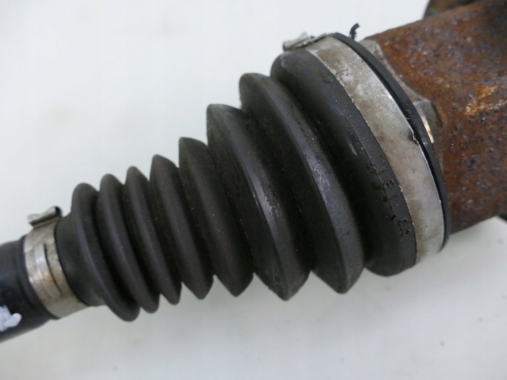 фото №4, Audi a4 b8 lift s-line 2.0 tdi приводной вал перед