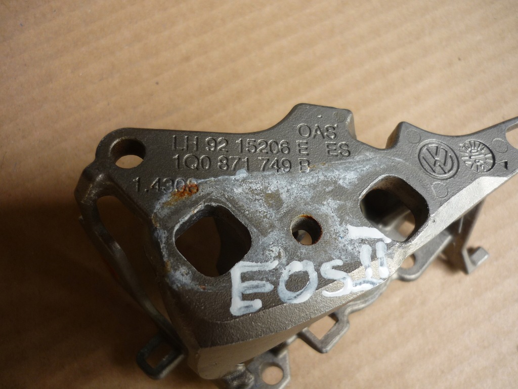 фото №8, Кронштейн крыша левая vw eos 1q0871749b