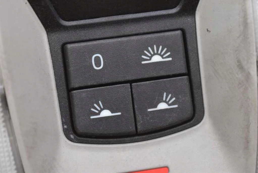 фото №11, Лампа освещение салона перед 39861054 volvo v50 07-12