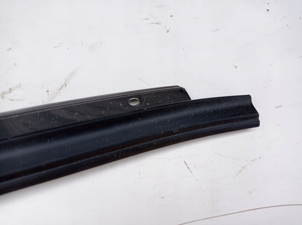 фото №10, Молдинг уплотнитель левый перед nissan terrano ii 2