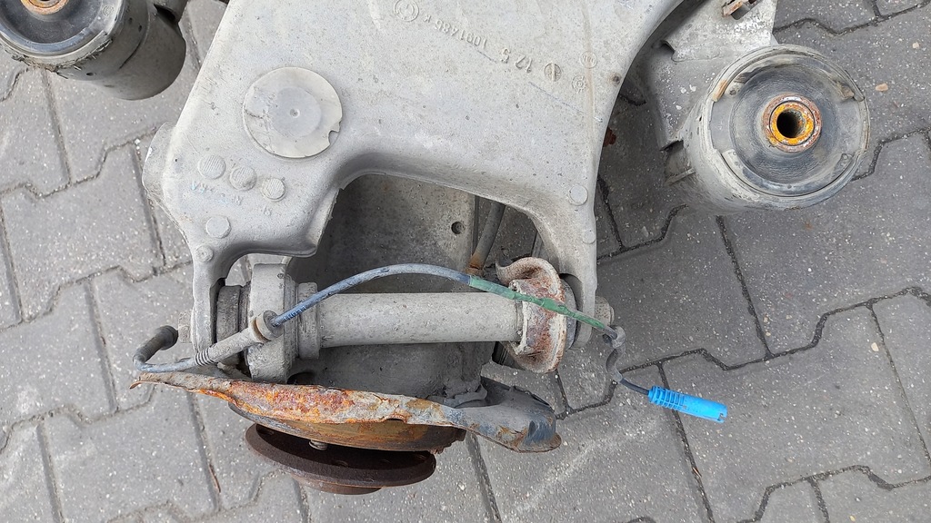 фото №9, Балка підрамник задня bmw e39 kombi 00r