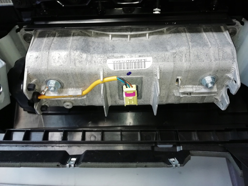 фото №8, Vw jetta 1k1 консоль, подушка безопасности+ модуль, ремни l+pr