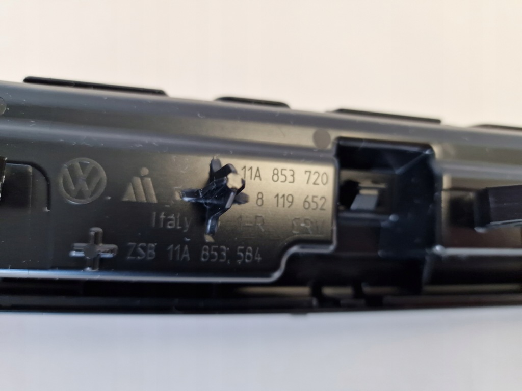 фото №10, Id.4 молдинг решітка радіатора правий перед 11a853720