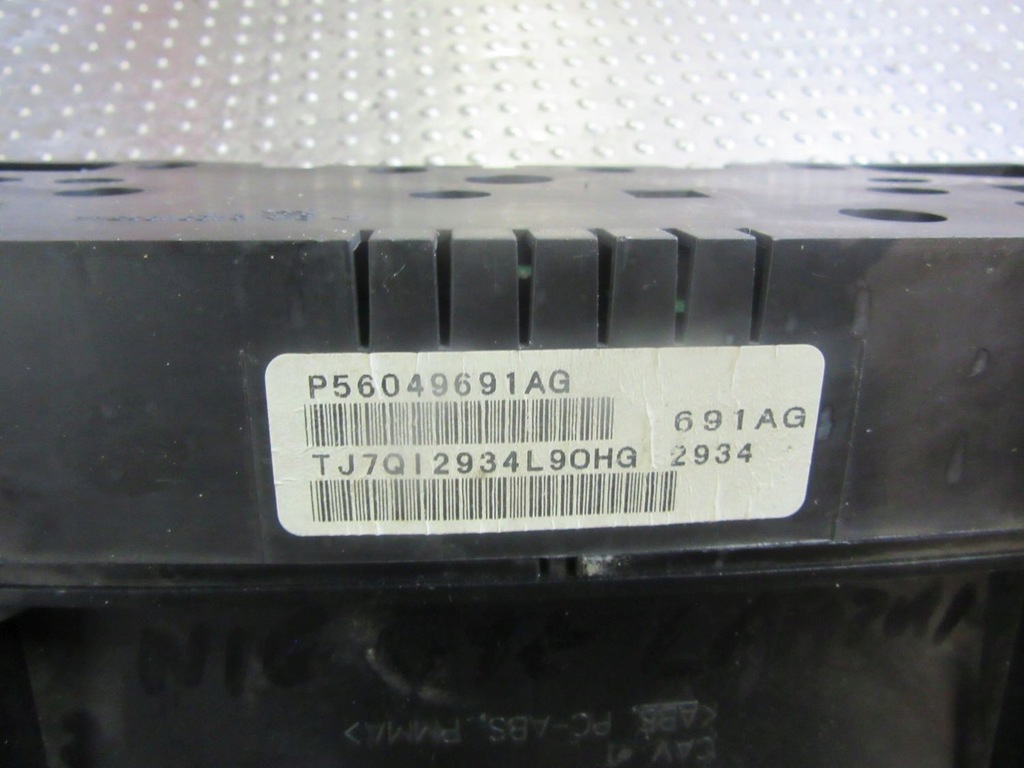 фото №12, Dodge durango ii 3.7i 07 счетчик приборы