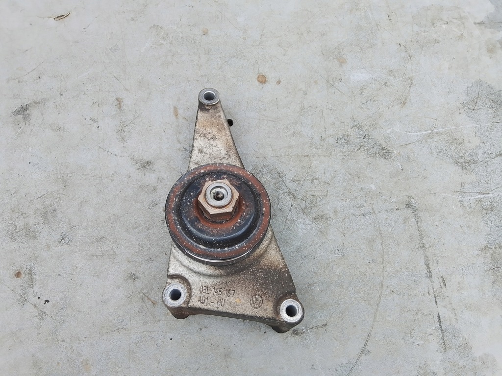 фото №1, Кронштейн кронштейн vw crafter 03l145167