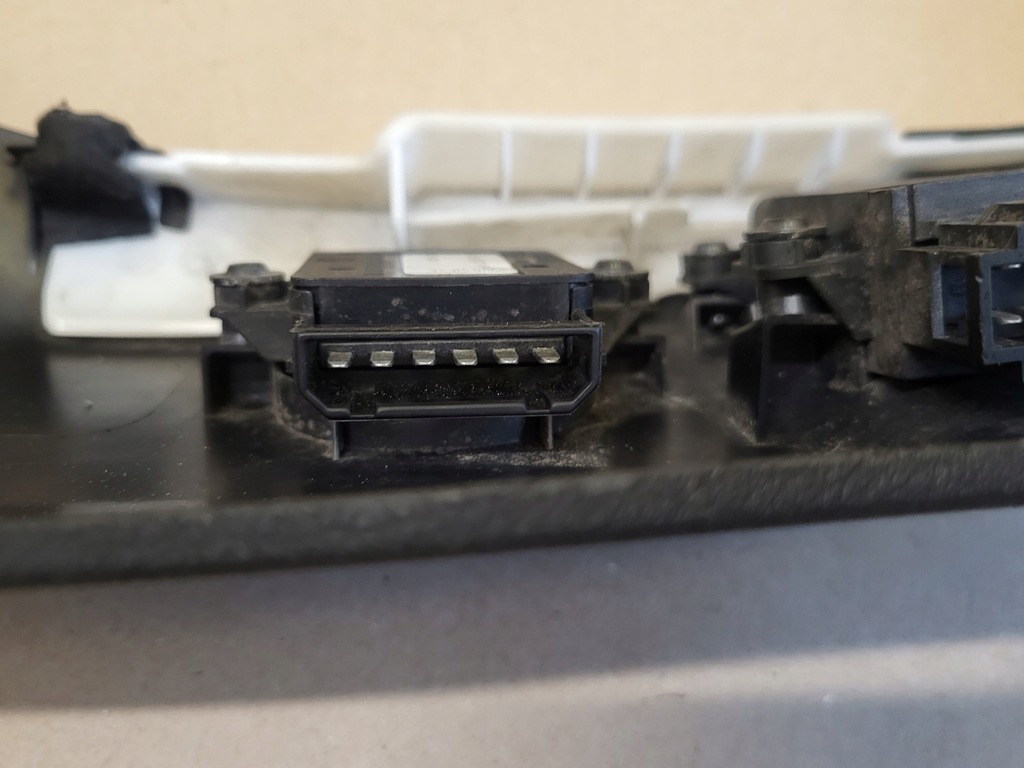 фото №10, Перемикачі регулювання захист сидіння лівий перед audi a3 8p оригінальний номер eu czarna