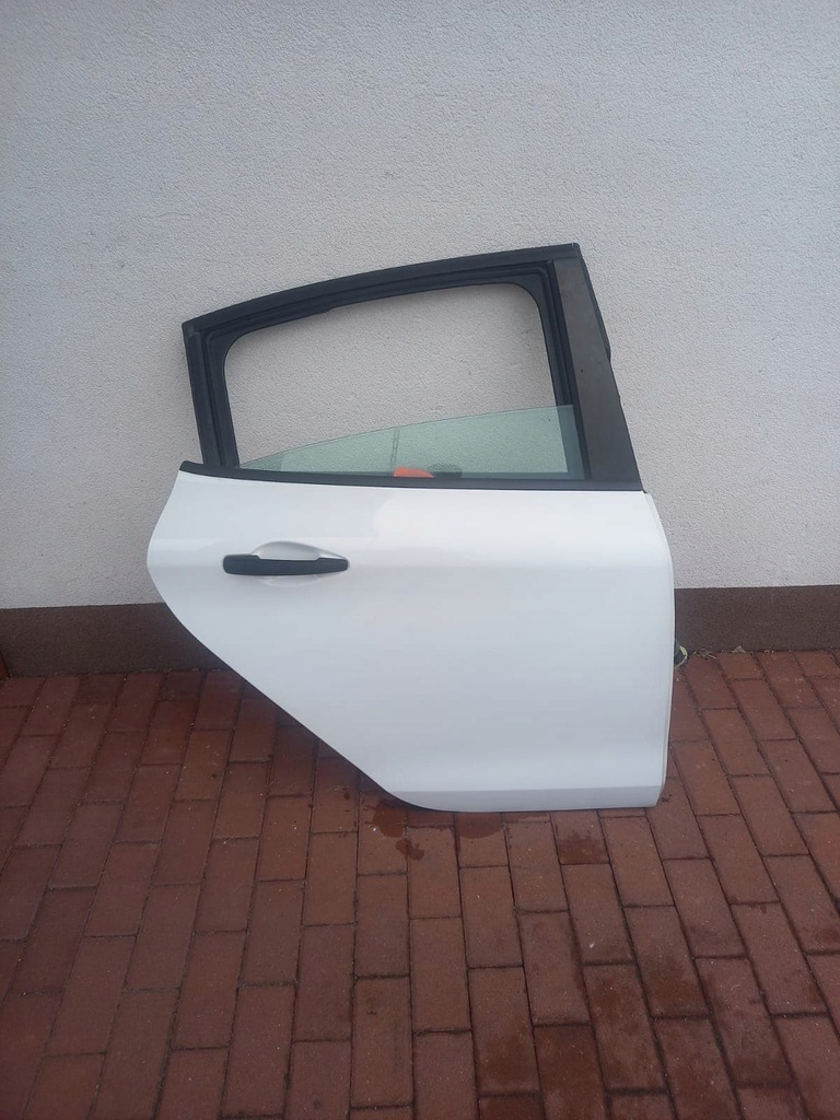 фото №1, Двері правий задня peugeot 208 i