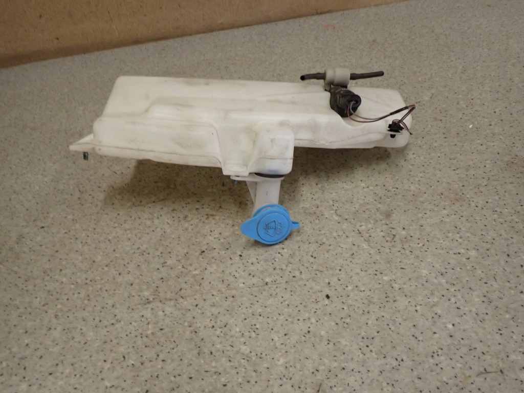 фото №5, Suzuki ignis 04-07 бачок распылителя помпа