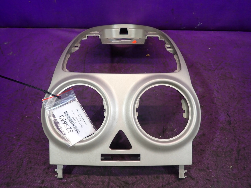Купити Opel corsa d рамка середня обдув дисплея 13204955