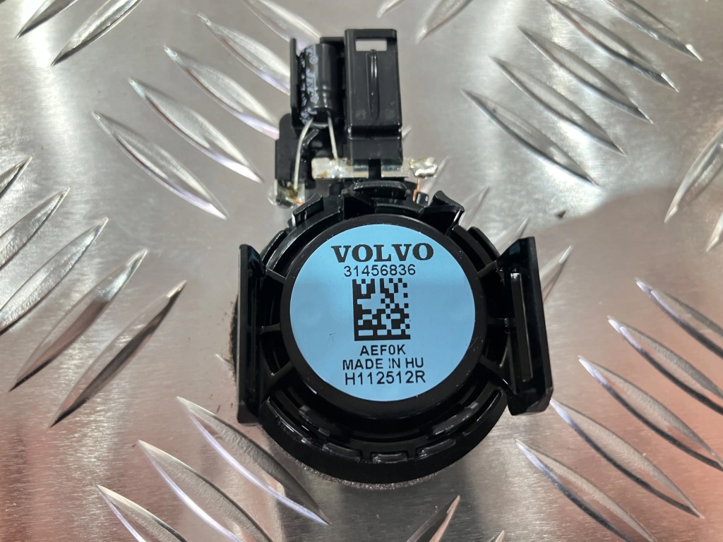 фото №2, Динамік стійка volvo ec40 c40 31456836