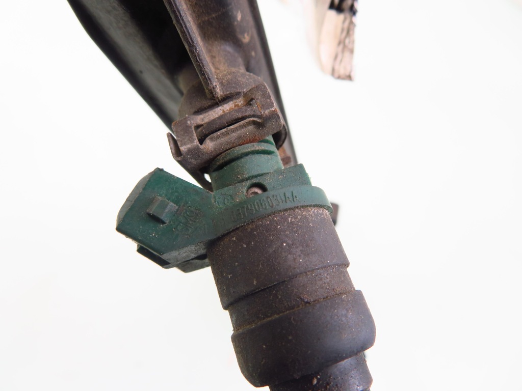 фото №8, Молдинг впрыскная audi a3 8l 1.6 037906031aa 037133035h