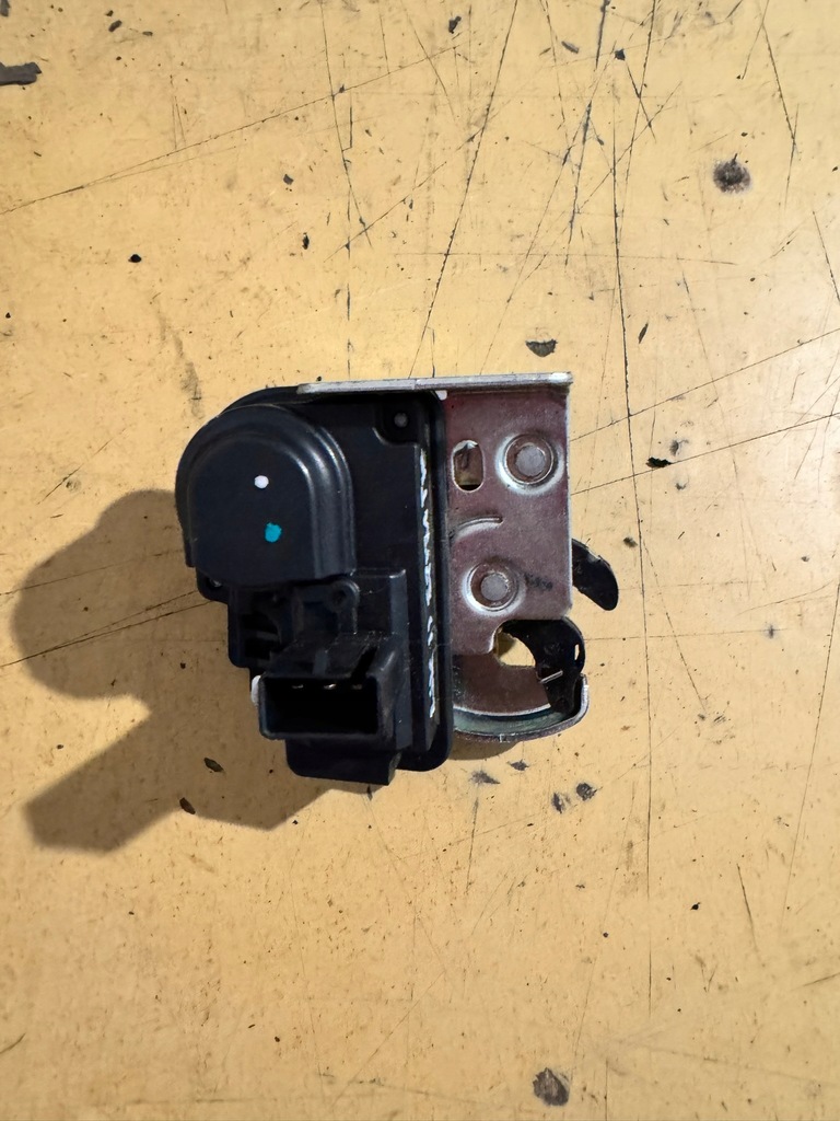 фото №1, Jeep grand cherokee wk 2 замок стекло задняя