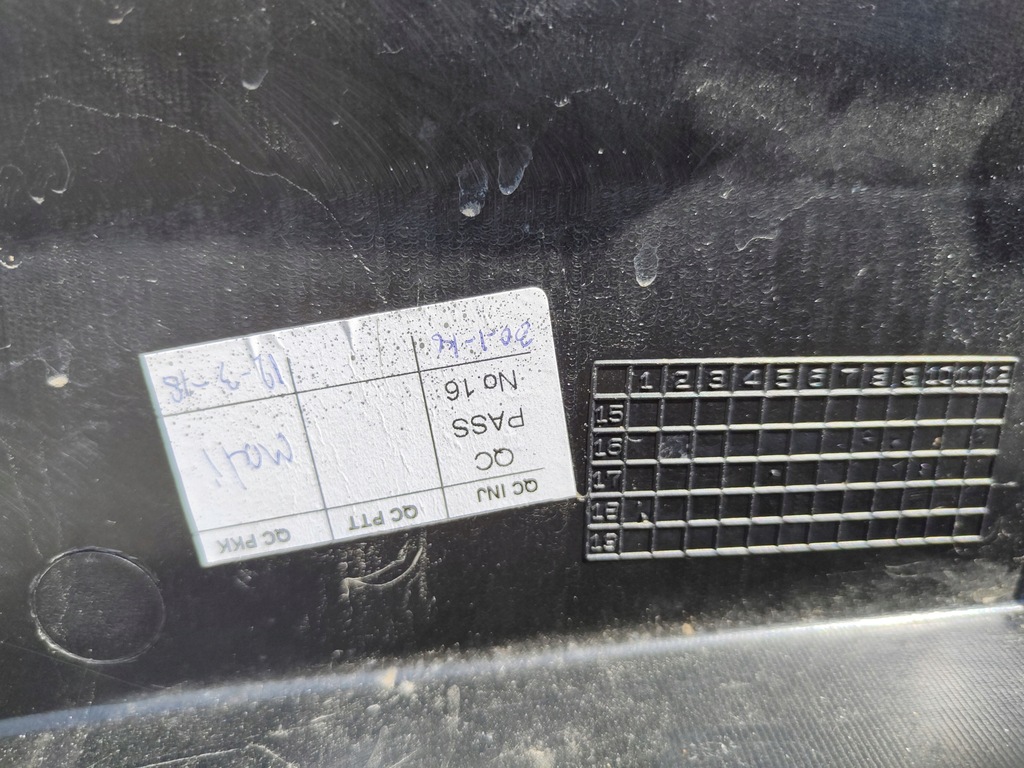 фото №7, Молдинг крыло toyota hilux viii 15-20 правый задняя