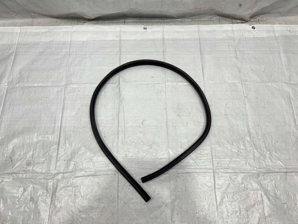 фото №1, Maserati granturismo прокладка дверь правая