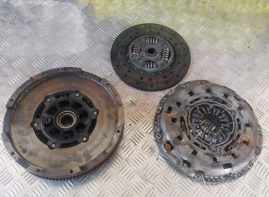 фото №1, Transit mk7 двухмассовый маховик сцепление прижим 2.2 tdci euro5