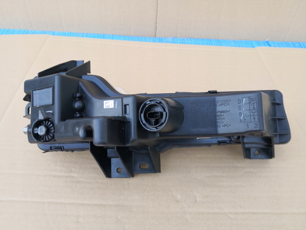 Tesla 3 противотуманная фара передний левый led 1077395-00-d Киев