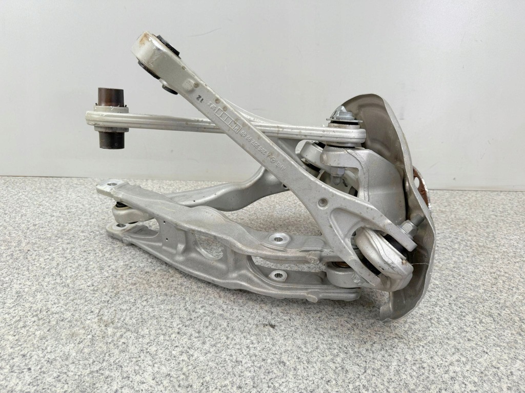 фото №5, Mercedes e klasa 213 e63 amg підвіска ліва задні поворотний кулак важелі nowe