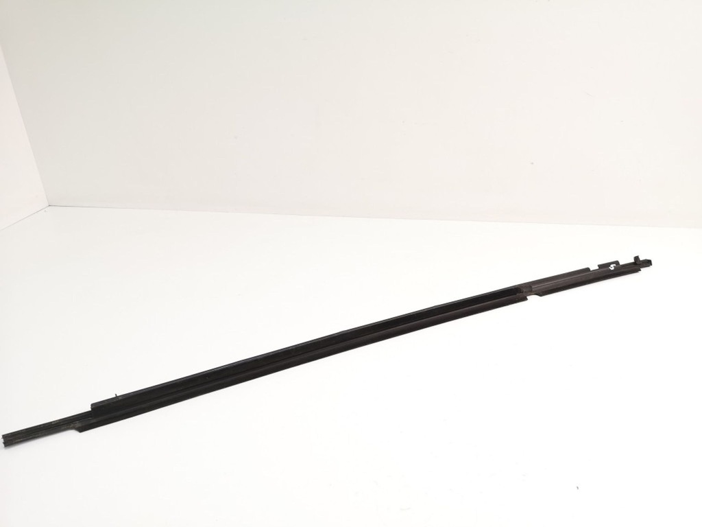 фото №5, Toyota verso 2009 молдинг скло задній