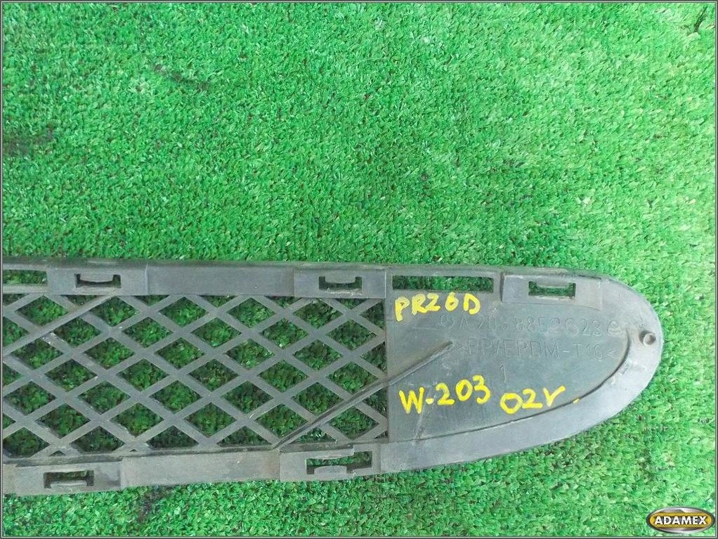 фото №7, Mercedes w203 c-klasa 2002 решётка бампера перед