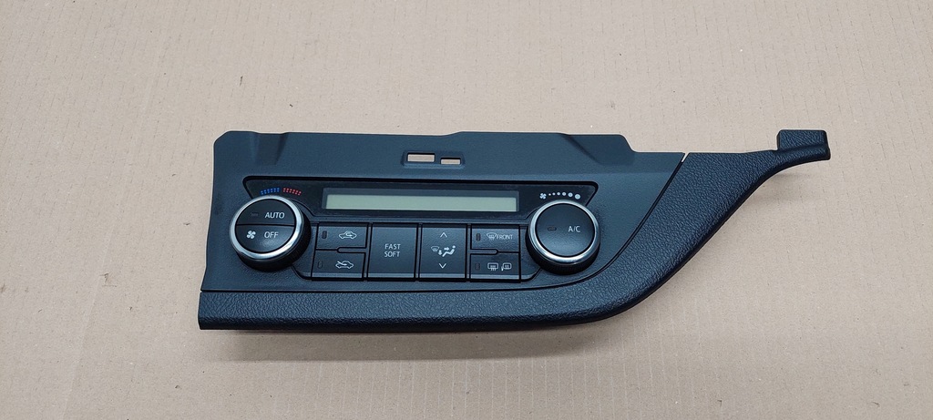 фото №1, Панель кондиционера toyota auris