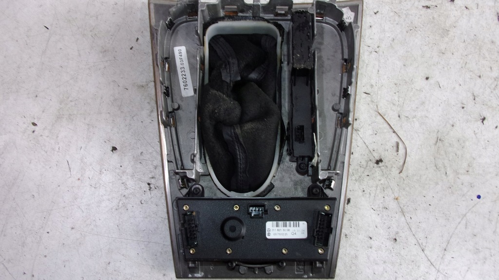 фото №5, Рамка чохол важеля перемикання передач домкрата mercedes w 211 a2116802236