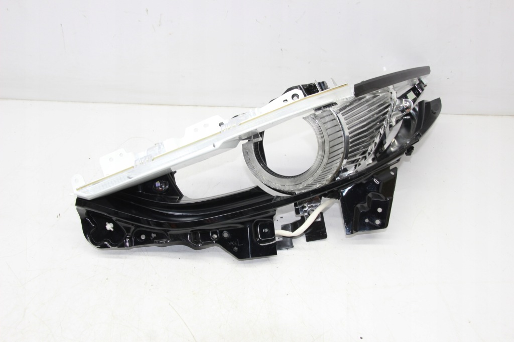 Купить Середина вкладыш фары левый перед led mazda cx30 2019-