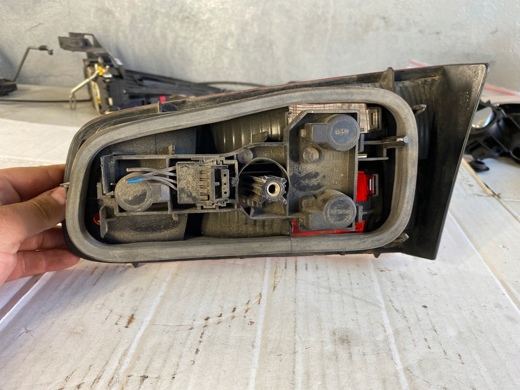 фото №2, Лампа ліва задня w кришка багажника renault laguna ii